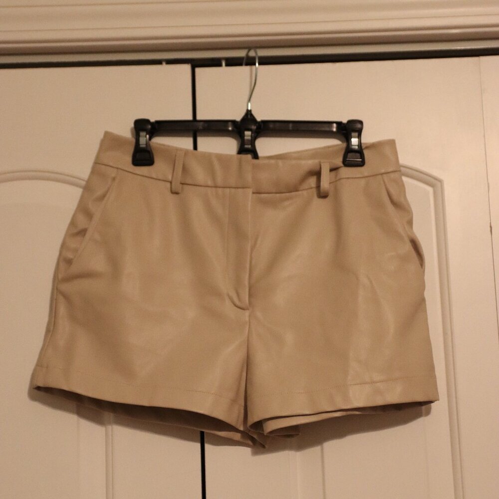 FORE Faux leather Shorts Size large Hot Pants
